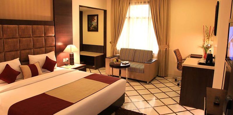 Hotel Florence New Delhi Exteriör bild