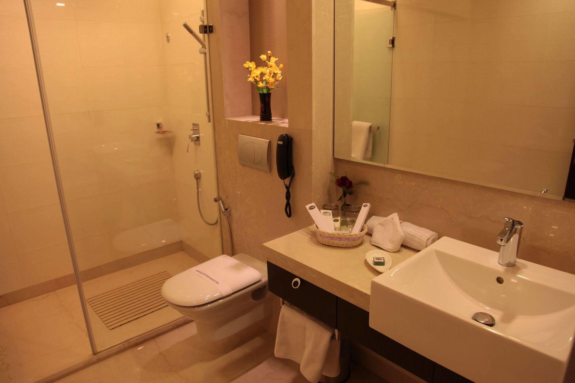 Hotel Florence New Delhi Exteriör bild