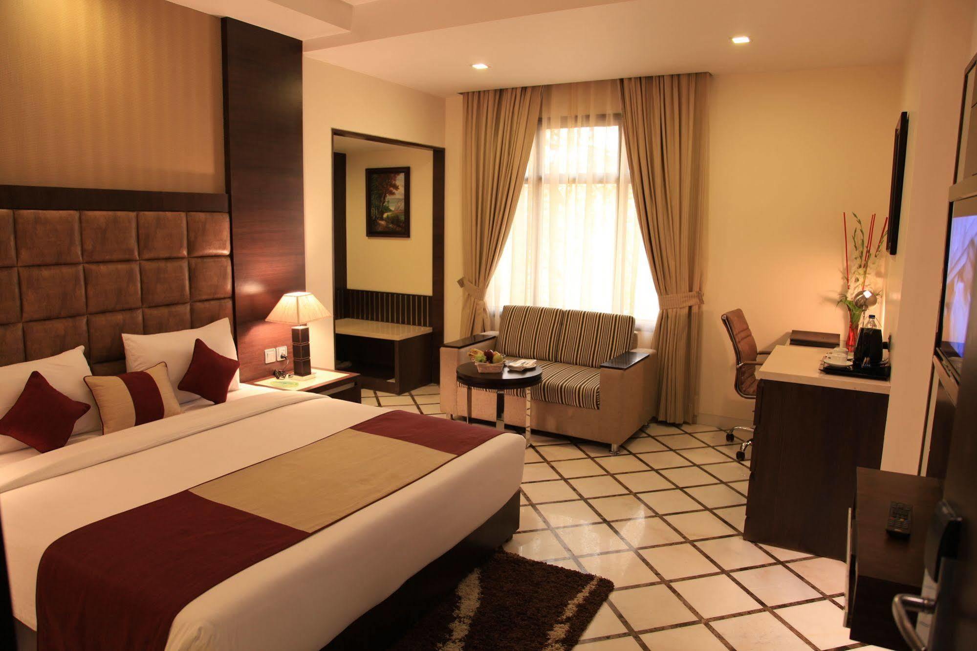 Hotel Florence New Delhi Exteriör bild