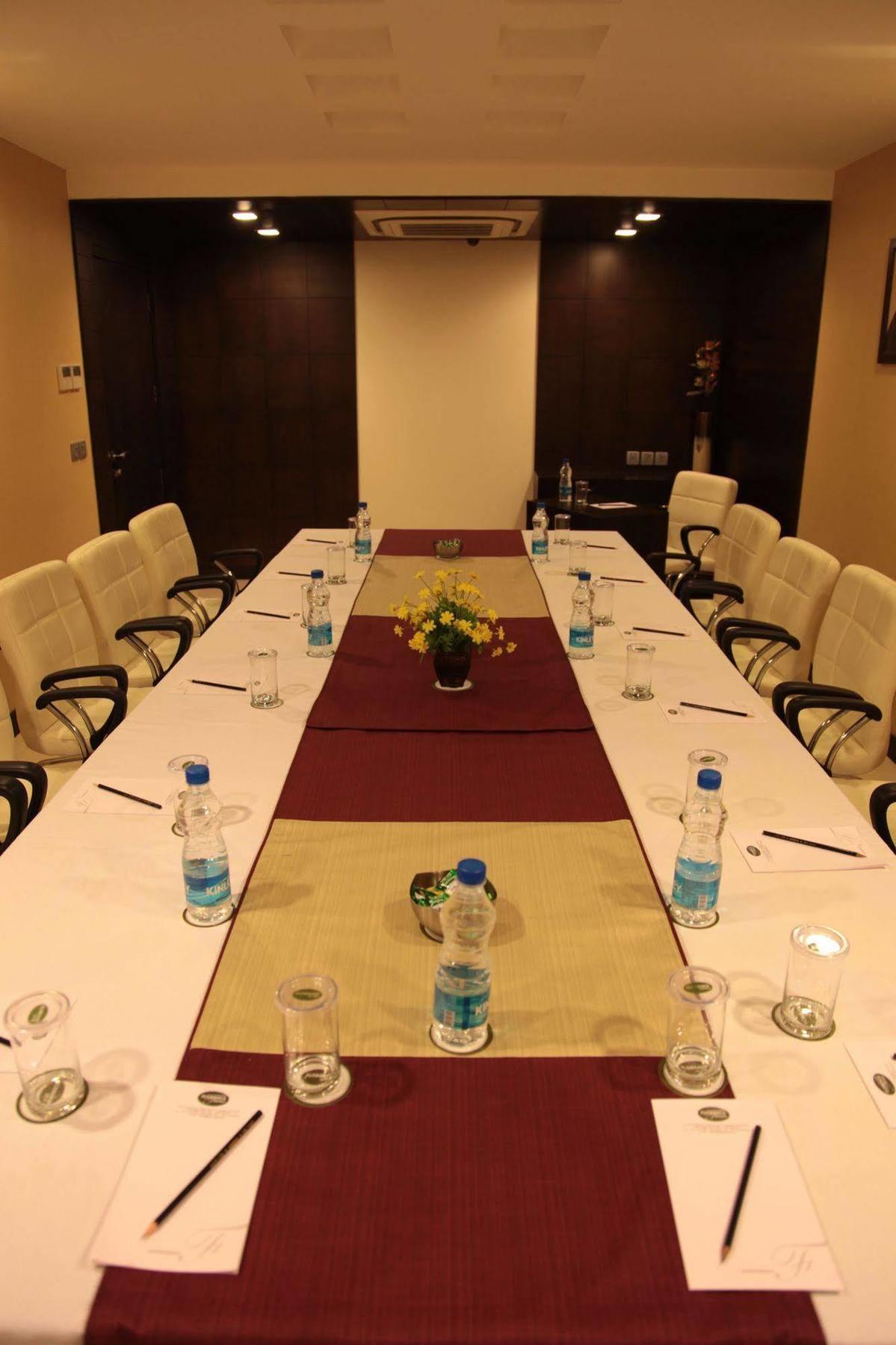 Hotel Florence New Delhi Exteriör bild